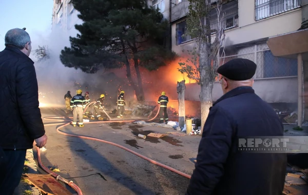 Bakıda yaşayış evinin zirzəmisində yanğın baş verib - FOTO