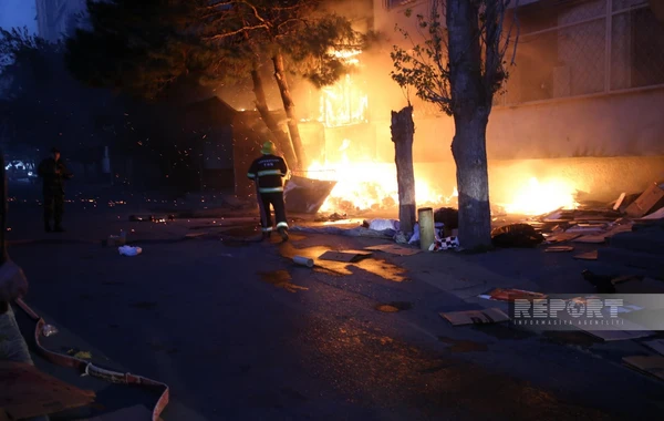 Bakıda yaşayış evinin zirzəmisində yanğın baş verib - FOTO