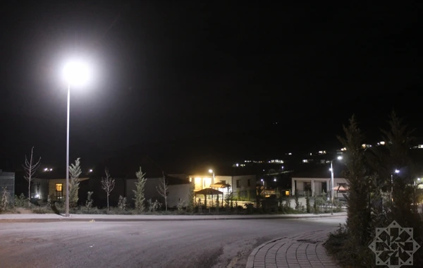 Əsrarəngiz mənzərəsi olan Zabux kəndi gecələr al-əlvan işıqları ilə diqqət çəkir - FOTO