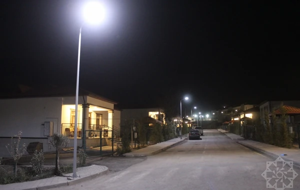 Əsrarəngiz mənzərəsi olan Zabux kəndi gecələr al-əlvan işıqları ilə diqqət çəkir - FOTO