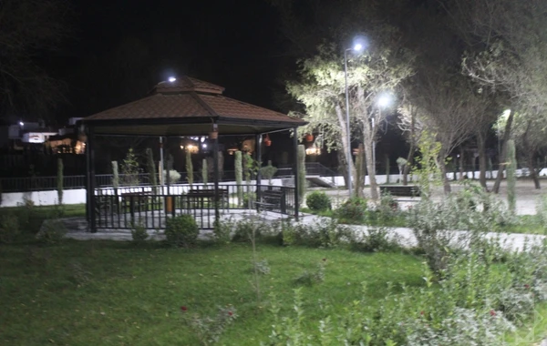 Əsrarəngiz mənzərəsi olan Zabux kəndi gecələr al-əlvan işıqları ilə diqqət çəkir - FOTO