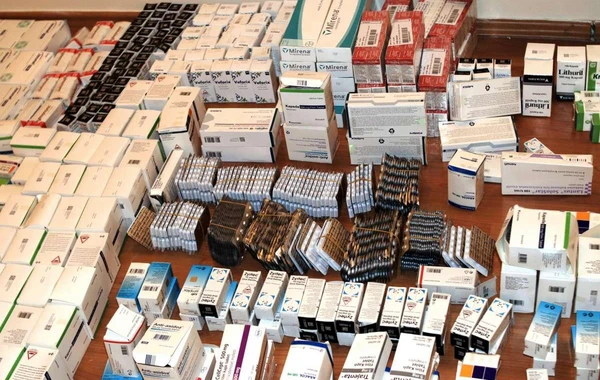 Azərbaycan gömrükçüləri külli miqdarda dərman preparatları aşkar edib - FOTO