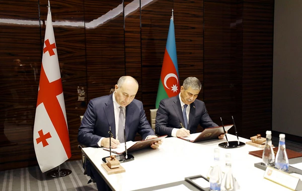 Azərbaycan və Gürcüstan Müdafiə nazirlikləri arasında ikitərəfli hərbi əməkdaşlıq planı imzalanıb - FOTO