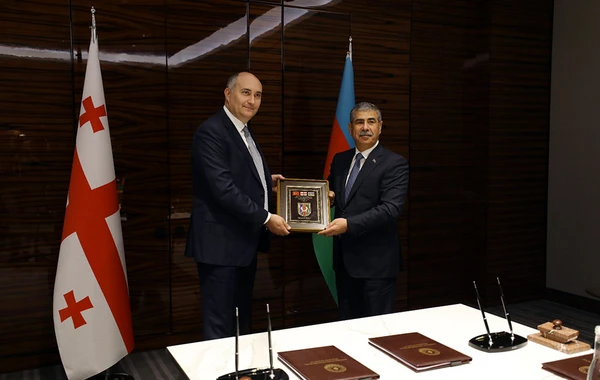 Azərbaycan və Gürcüstan Müdafiə nazirlikləri arasında ikitərəfli hərbi əməkdaşlıq planı imzalanıb - FOTO