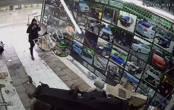 Bakıda "moyka"dan telefon oğurlandı - ANBAAN VİDEO - YENİLƏNİB