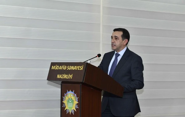 Yeni nazir Aparat rəhbərini işdən çıxarıb - FOTO