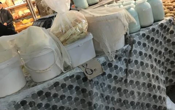 В Баку на рынке приостановлена продажа молока и молочных продуктов - ФОТО