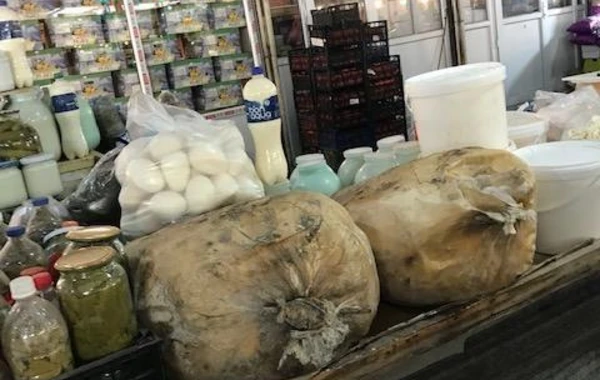 В Баку на рынке приостановлена продажа молока и молочных продуктов - ФОТО