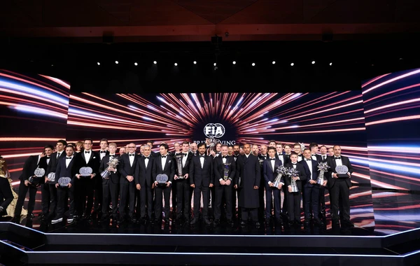 FIA-nın Bakıda keçirilən mükafatlandırma mərasimində yarışlarda qalib gələn avtomobillər nümayiş olunub - FOTO/VİDEO