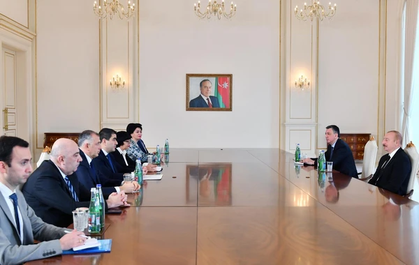 Президент Ильхам Алиев принял делегацию во главе с председателем парламента Грузии - ОБНОВЛЕНО + ФОТО