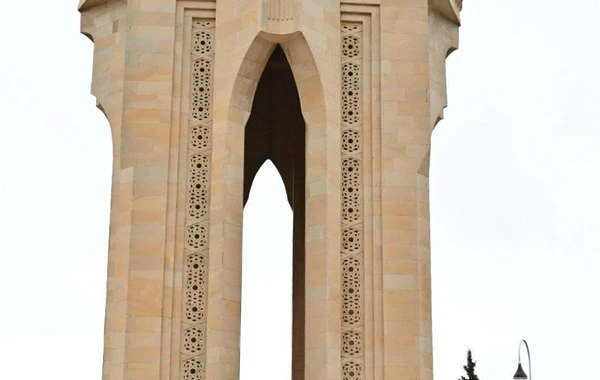 Gürcüstan parlamentinin sədri Ulu Öndərin məzarını ziyarət edib - FOTO
