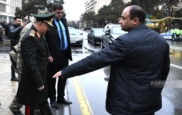 Dövlət və hökumət rəsmiləri Fəxri xiyabanda Heydər Əliyevin xatirəsini yad ediblər - FOTO