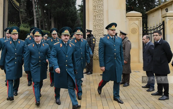 Dövlət və hökumət rəsmiləri Fəxri xiyabanda Heydər Əliyevin xatirəsini yad ediblər - FOTO