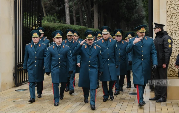 Dövlət və hökumət rəsmiləri Fəxri xiyabanda Heydər Əliyevin xatirəsini yad ediblər - FOTO