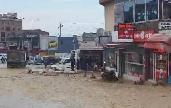 Su borusu partladı, Trabzonu su basdı - FOTO/VİDEO