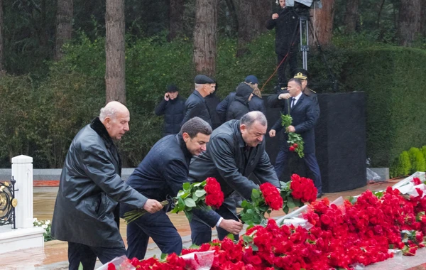 Коллектив AZAL почтил память общенационального лидера Гейдара Алиева - ФОТО