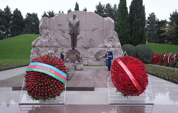 Хакан Фидан посетил могилу Гейдара Алиева, мемориал турецким воинам и Аллею шехидов