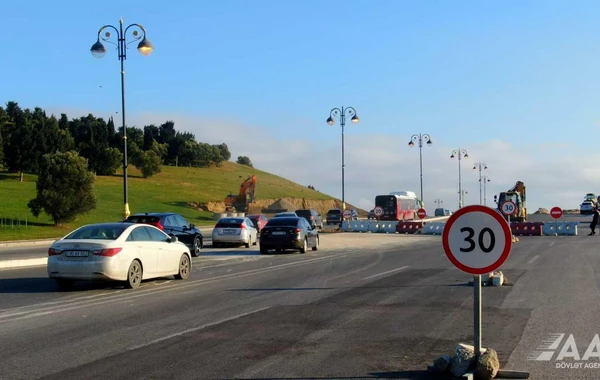 Bakının 8 Noyabr prospektinin bir hissəsi təmir olunur - FOTO/VİDEO