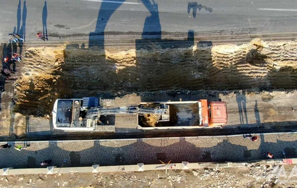 Bakının 8 Noyabr prospektinin bir hissəsi təmir olunur - FOTO/VİDEO