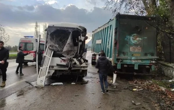 Türkiyədə ağır qəza: Çox sayda yaralı var - FOTO