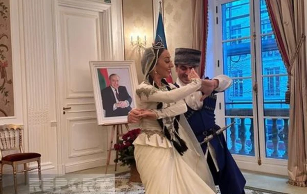 Parisdə Dünya Azərbaycanlılarının Həmrəylik Günü qeyd edilib - FOTO