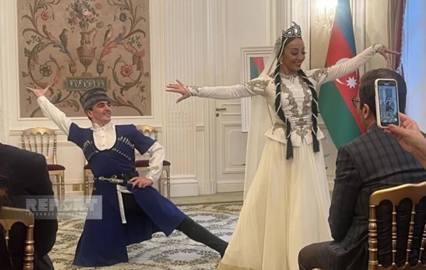 Parisdə Dünya Azərbaycanlılarının Həmrəylik Günü qeyd edilib - FOTO