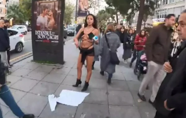 Yarıçılpaq aksiya keçirən Melisa Yaren Aydınalp saxlanıldı - FOTO/VİDEO
