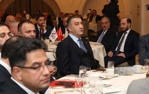 Bakıda Türkiyənin vitse-prezidentinin iştirakı ilə "İş Dünyasının Görüşü" adlı tədbir keçirilir - FOTO