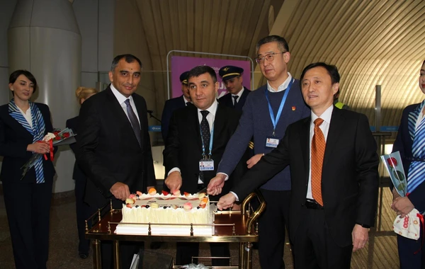 AZAL Bakıdan Pekinə birbaşa reys həyata keçirib - FOTO