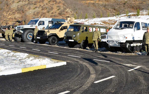 Zakir Həsənov Laçında hərbi qulluqçularla görüşüb - FOTO/VİDEO
