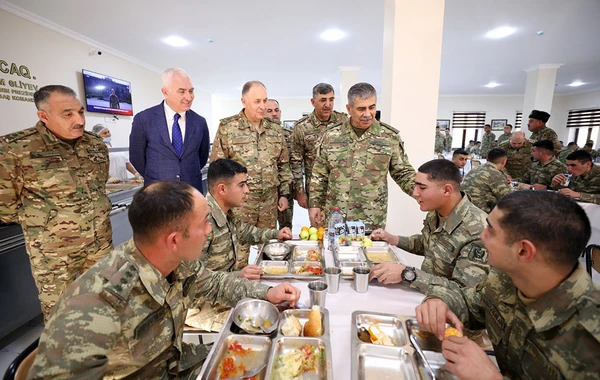 Zakir Həsənov Laçında hərbi qulluqçularla görüşüb - FOTO/VİDEO