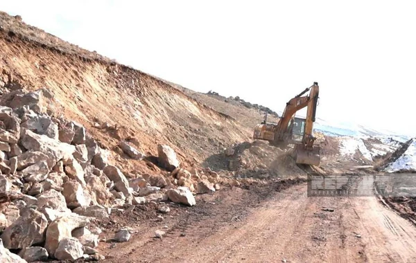 Əshabi-Kəhf yolunda yenidənqurma işlərinə başlanılıb - FOTO