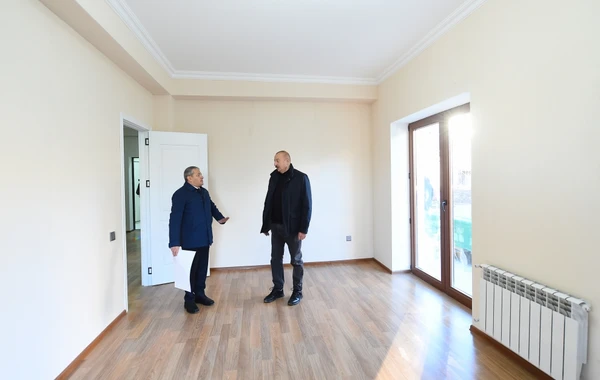 Prezident Şuşada ilk yaşayış kompleksində aparılan tikinti işlərinin gedişi ilə tanış olub - YENİLƏNİB - FOTO