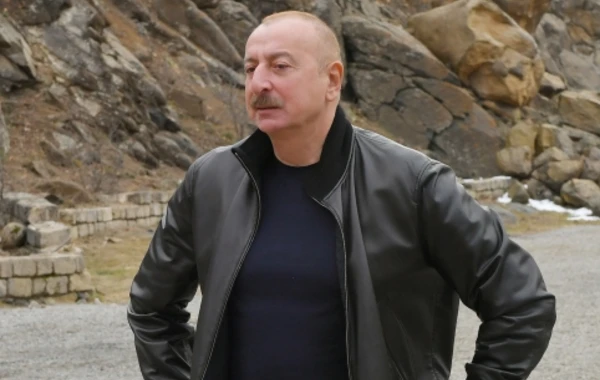 Ильхам Алиев побывал на источнике "Сахсы" в Шушинском районе - ОБНОВЛЕНО + ФОТО