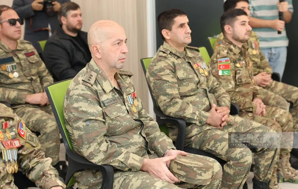 Şəhid ailələrinə, müharibə əlillərinə daha 200 mənzil və fərdi ev verilib - FOTO