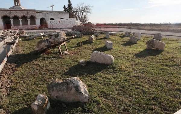 İlham Əliyev və Mehriban Əliyeva Ağdamda “İmarət” Kompleksində təmir-bərpa işləri ilə tanış olublar - FOTO