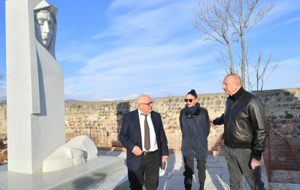 İlham Əliyev və Mehriban Əliyeva Ağdamda “İmarət” Kompleksində təmir-bərpa işləri ilə tanış olublar - FOTO