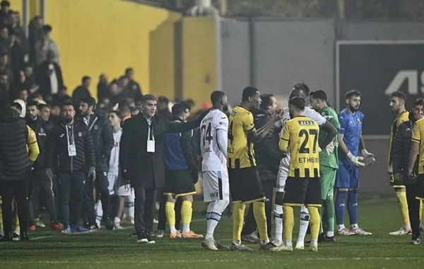 "Trabzonspor"la matçda meydanı tərk edən "İstanbulspor"la bağlı qərar verildi