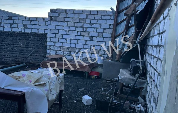 Güclü külək damı uçurdu - FOTO/VİDEO