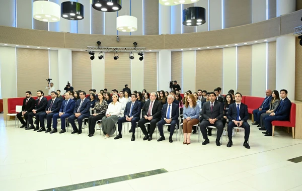 Rövşən Nəcəf: "Azərbaycan etibarlı enerji təchizatçısı kimi regionun lider dövlətinə çevrilib" - FOTO