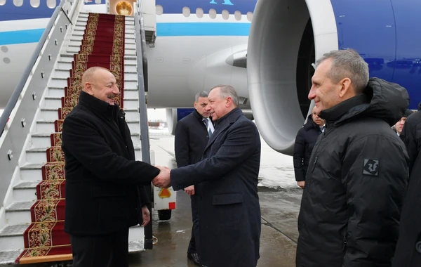 Президент Ильхам Алиев отправился с рабочим визитом в город Санкт-Петербург - ФОТО