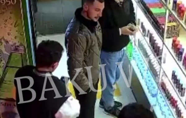 Bakıda 4 nəfər əlbir olub qəlyan mağazasını belə "soydu" - ANBAAN VİDEO