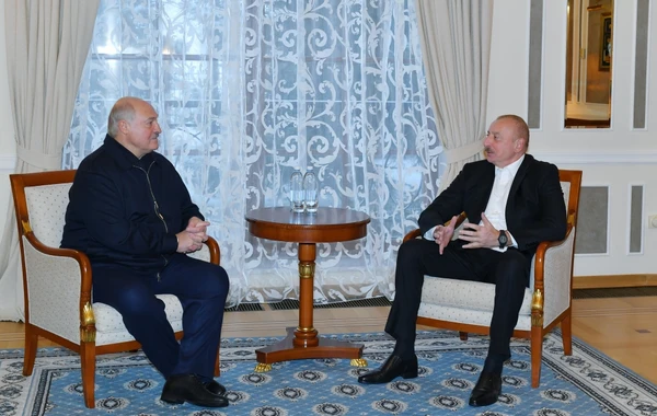 Ильхам Алиев встретился в Санкт-Петербурге с Александром Лукашенко - ФОТО