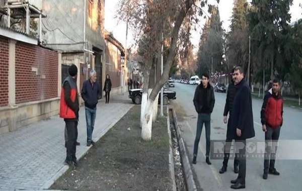 Kürdəmir sakinləri İkinci Dünya müharibəsi zamanı tikilən binanın sökülməsini tələb edirlər - FOTO