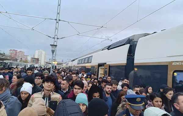 Bakı-Ağstafa sürət qatarı gecikdi - FOTO