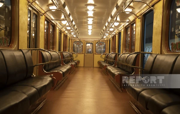 Bakı metrosunda retro vaqonların növbəti nümayişinə başlanılıb - FOTO