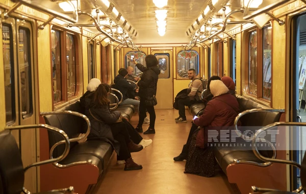 Bakı metrosunda retro vaqonların növbəti nümayişinə başlanılıb - FOTO