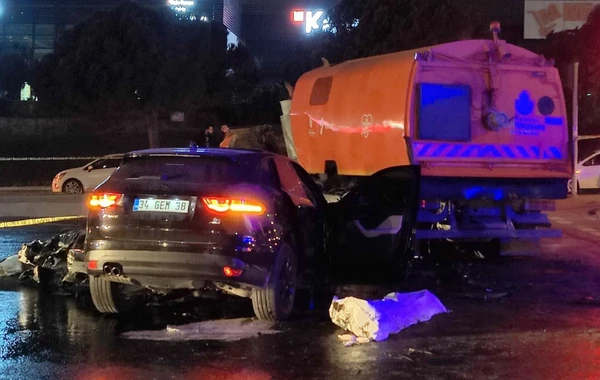 İstanbulda ağır qəza: Ölən və yaralananlar var - FOTO