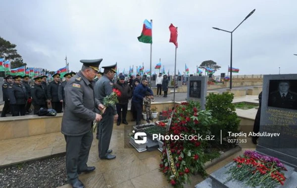 Азербайджанский народ чтит память Полада Гашимова - ФОТО