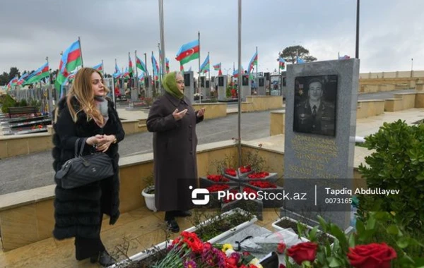 Азербайджанский народ чтит память Полада Гашимова - ФОТО